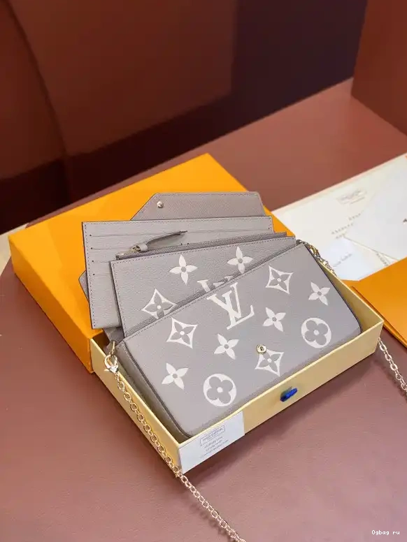 VUITTON POCHETTE LOUIS FÉLICIE 0707